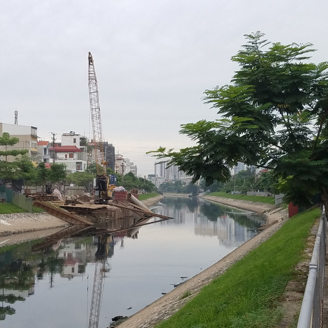 Riêng trên phố Vũ Tông Phan, 3 cây cầu mới đang chuẩn bị xây dựng trong bán kính chỉ khoảng 2km